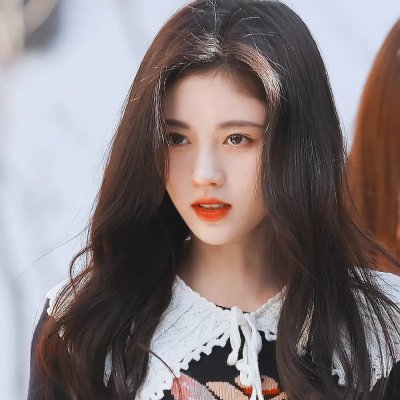 腰间持枪